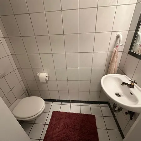 Sleep & Parking Am Airport *