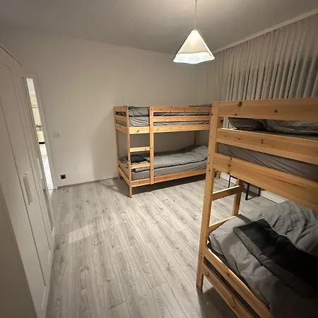 Sleep & Parking Am Airport *