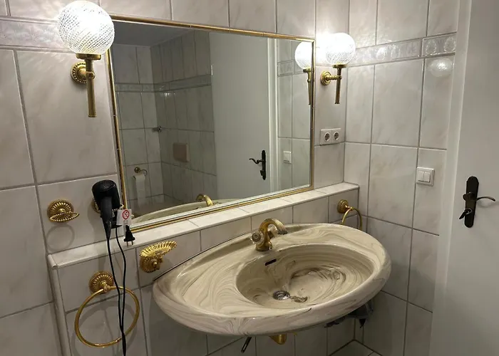 Sleep & Parking Am Airport *